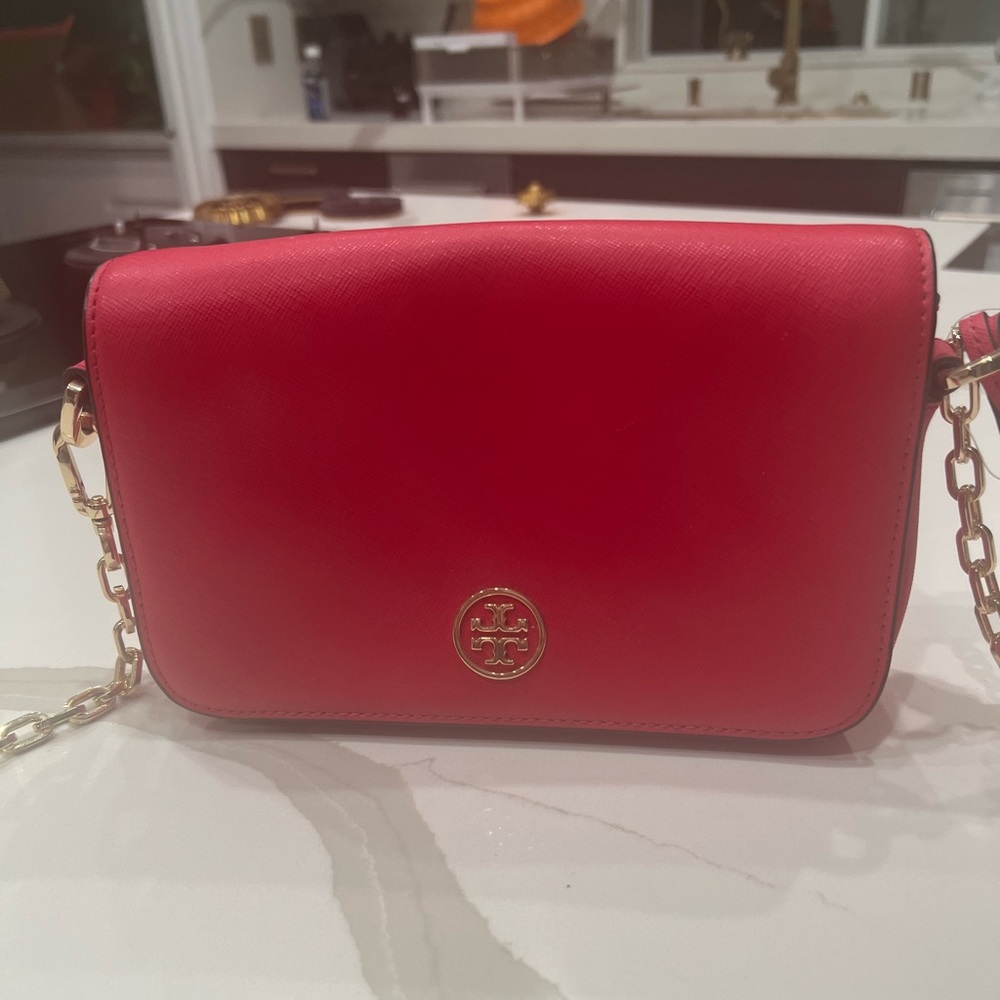 Tory burch clutch